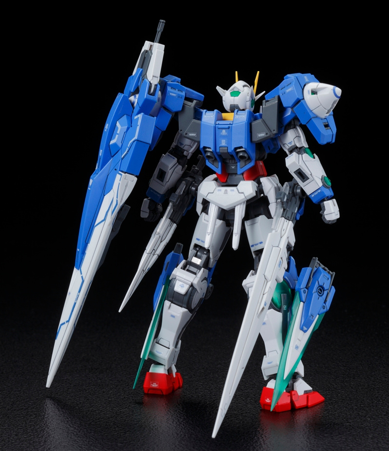 Premium Bandai Real Grade (RG) 1/144 GN-0000/7S 00 Gundam Seven Sword