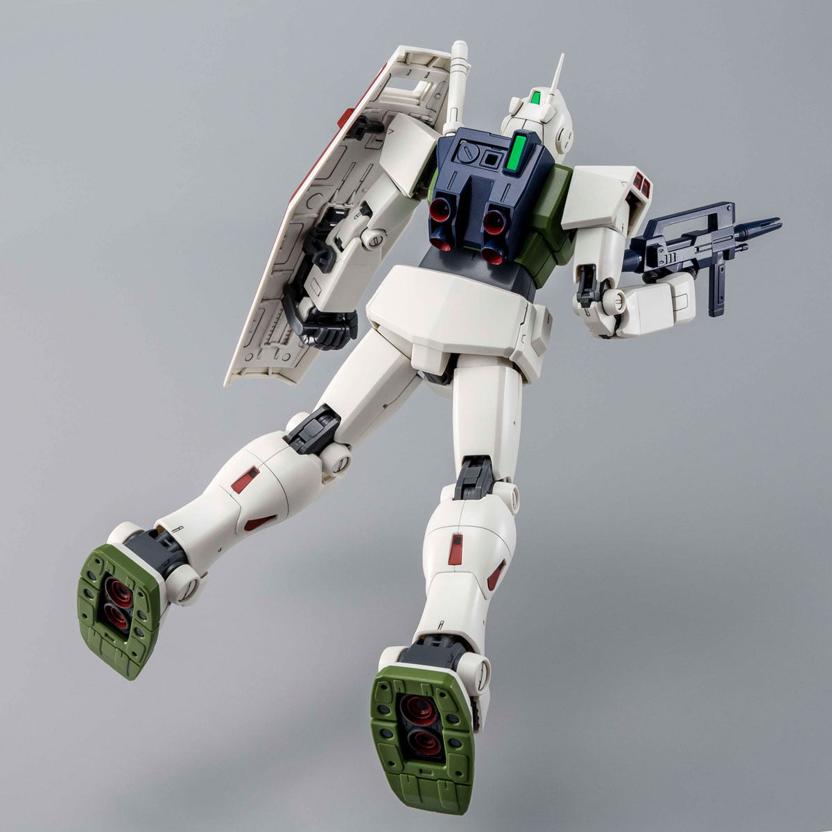 Premium Bandai Master Grade 1/100 RMS-179 GM II (AEUG Color Premium Bandai Master Grade 1/100 RMS-179 GM II (AEUG Color