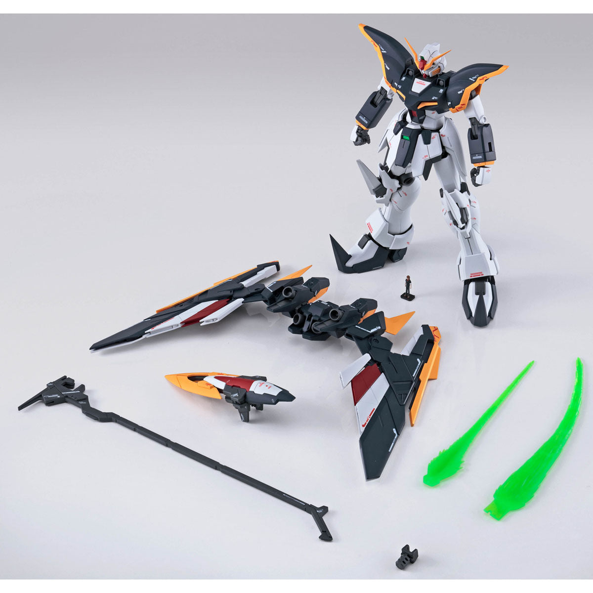 Premium Bandai Master Grade (MG) 1/100 XXXG-01D Gundam Deathscythe