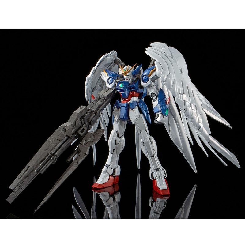 Premium Bandai Real Grade (RG) 1/144 XXXG-00W0 Wing Gundam Zero EW & Drei Zwerg (Titanium Finish)