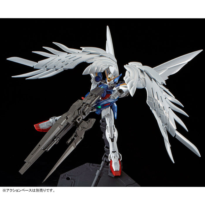 Premium Bandai Real Grade (RG) 1/144 XXXG-00W0 Wing Gundam Zero EW & Drei Zwerg (Titanium Finish)