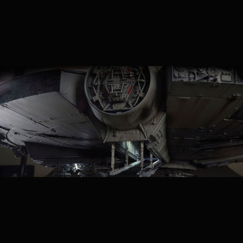 Perfect Grade (PG) 1/72 Star Wars Millennium Falcon (Full Version)