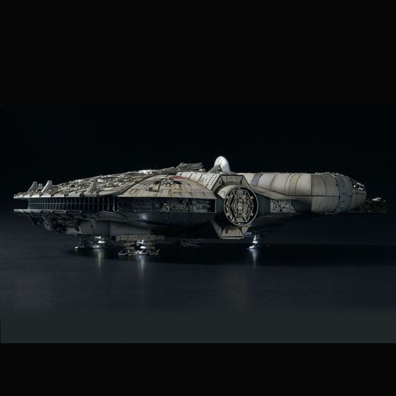 Perfect Grade (PG) 1/72 Star Wars Millennium Falcon (Full Version)