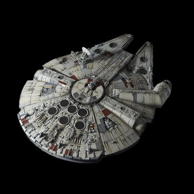 Perfect Grade (PG) 1/72 Star Wars Millennium Falcon (Full Version)
