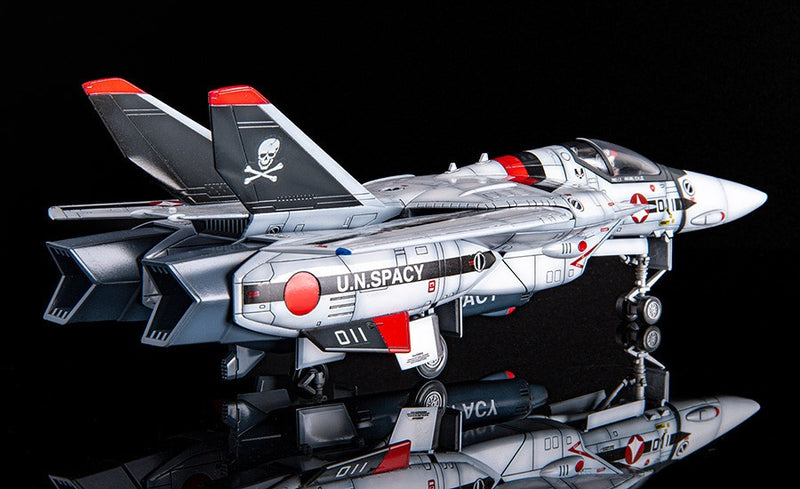 Plamax Macross: Do You Remember Love? 1/72 VF-1A/S Fighter Valkyrie (Hikaru Ichijyo's Fighter)