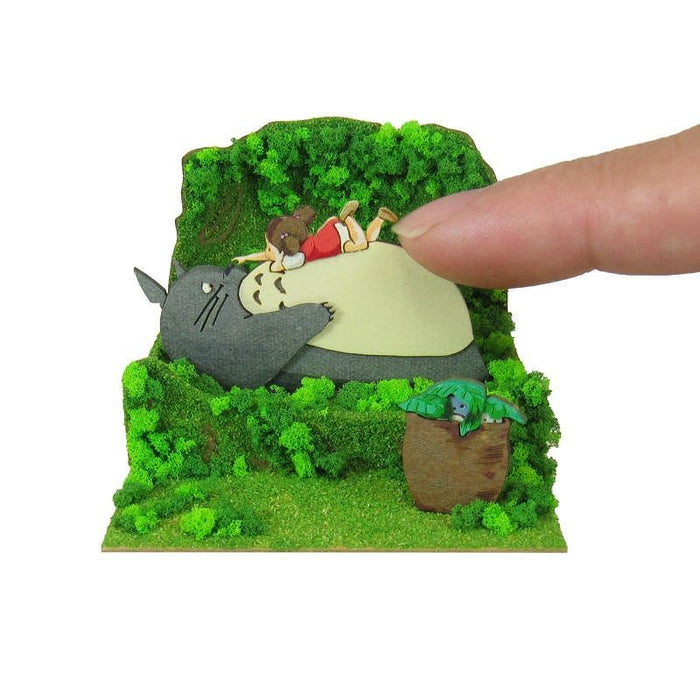 Sankei 1/150 Miniature Art Studio Ghibli - Mei and Totoro