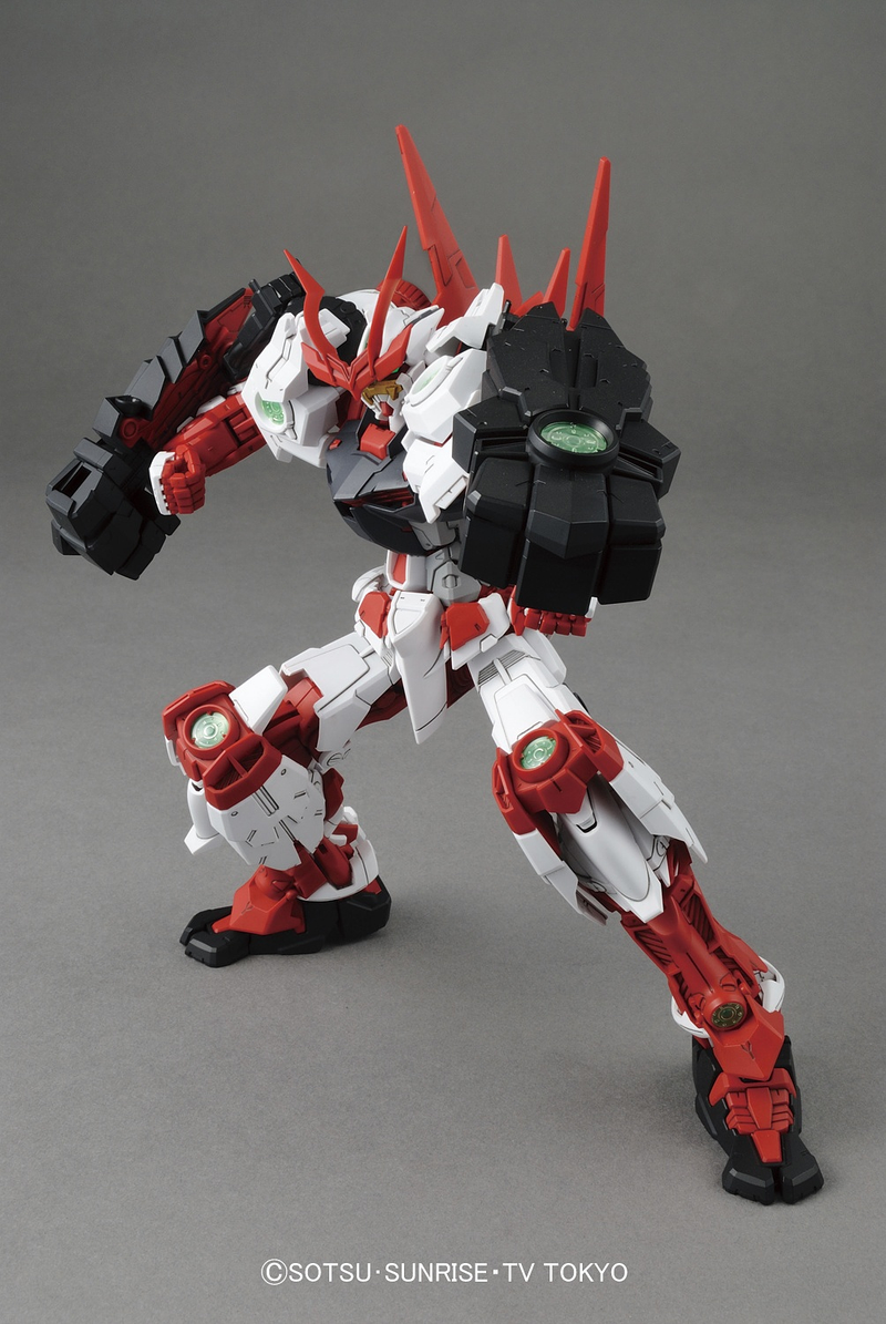 Master Grade (MG) 1/100 Sengoku Astray Gundam