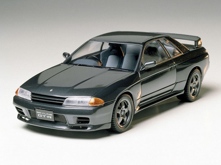 タミヤ NISSAN SKYLINE GT-R (R32) ジャンク扱いで Tamiya 1/24 Nissan Skyline GT-R R32 (Tamiya Sports Car Series 90