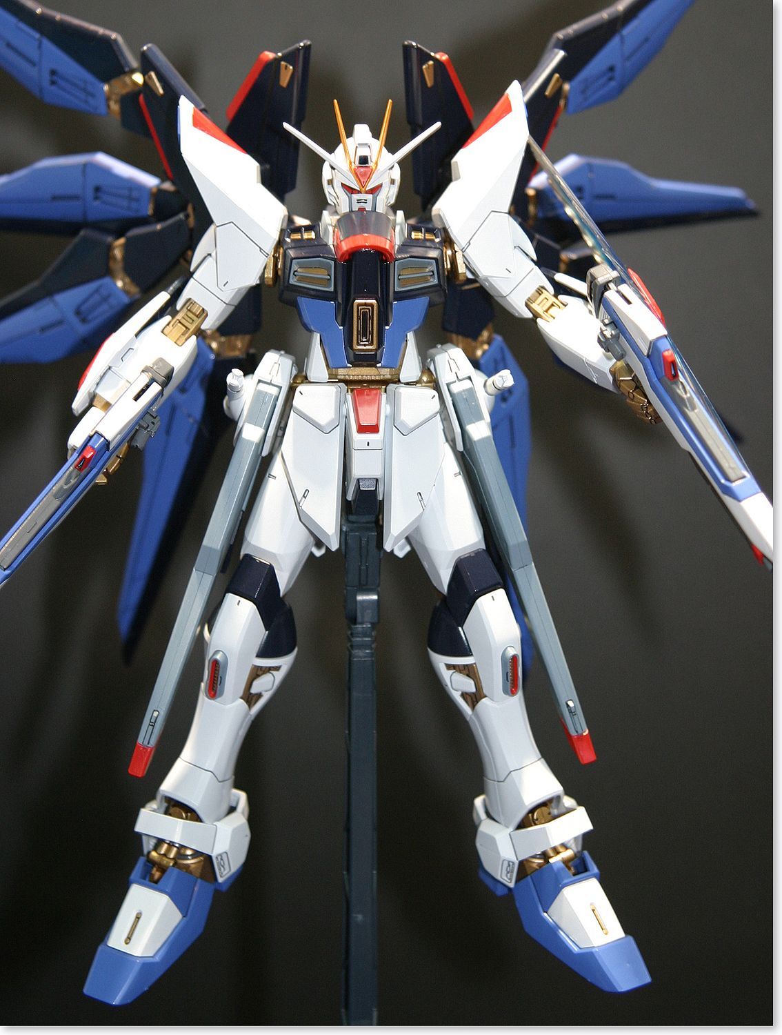 Bandai Master Grade (MG) 1/100 ZGMF-X20A Strike Freedom Gundam