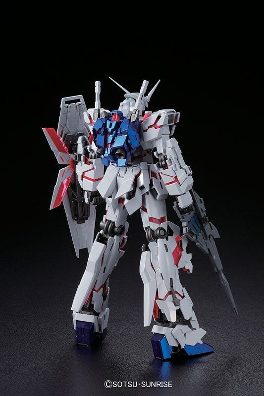 Master Grade (MG) 1/100 RX-0 Unicorn Gundam (Red/Green Twin Frame Edition) Titanium Finish