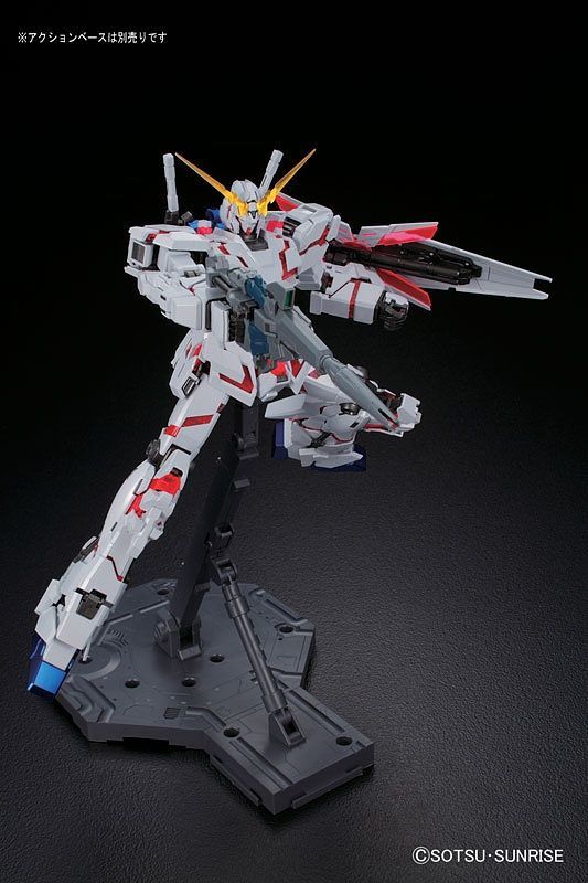 Master Grade (MG) 1/100 RX-0 Unicorn Gundam (Red/Green Twin Frame Edition) Titanium Finish