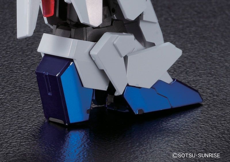 Master Grade (MG) 1/100 RX-0 Unicorn Gundam (Red/Green Twin Frame Edition) Titanium Finish