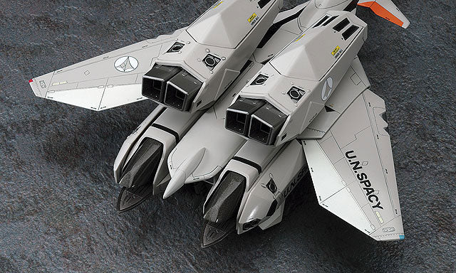Macross Plus 1/72 VF-11B Super Thunderbolt