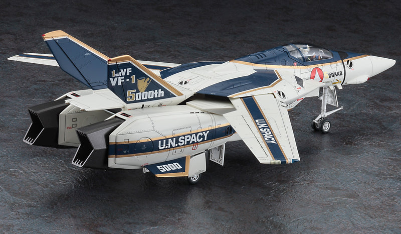 Macross 1/48 VF-1A Valkyrie Production 5000 Commemorative Painting Machine