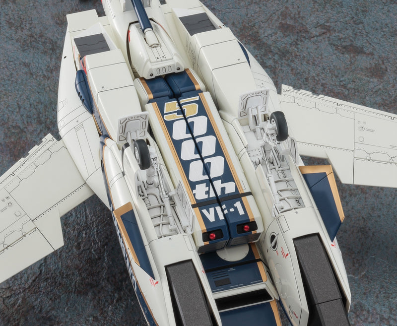 Macross 1/48 VF-1A Valkyrie Production 5000 Commemorative Painting Machine