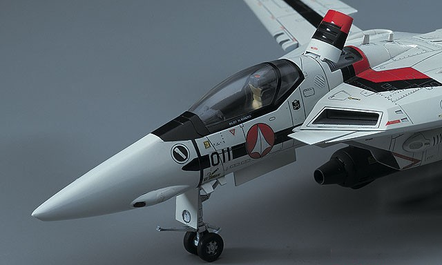 Macross 1/72 VF-1A/J/S Valkyrie