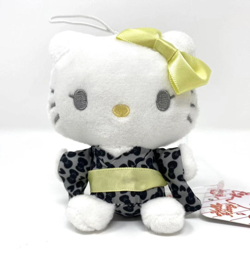 Hello Kitty Mini Mascot (black kimono)