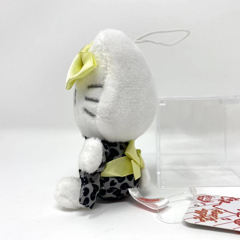 Hello Kitty Mini Mascot (black kimono)