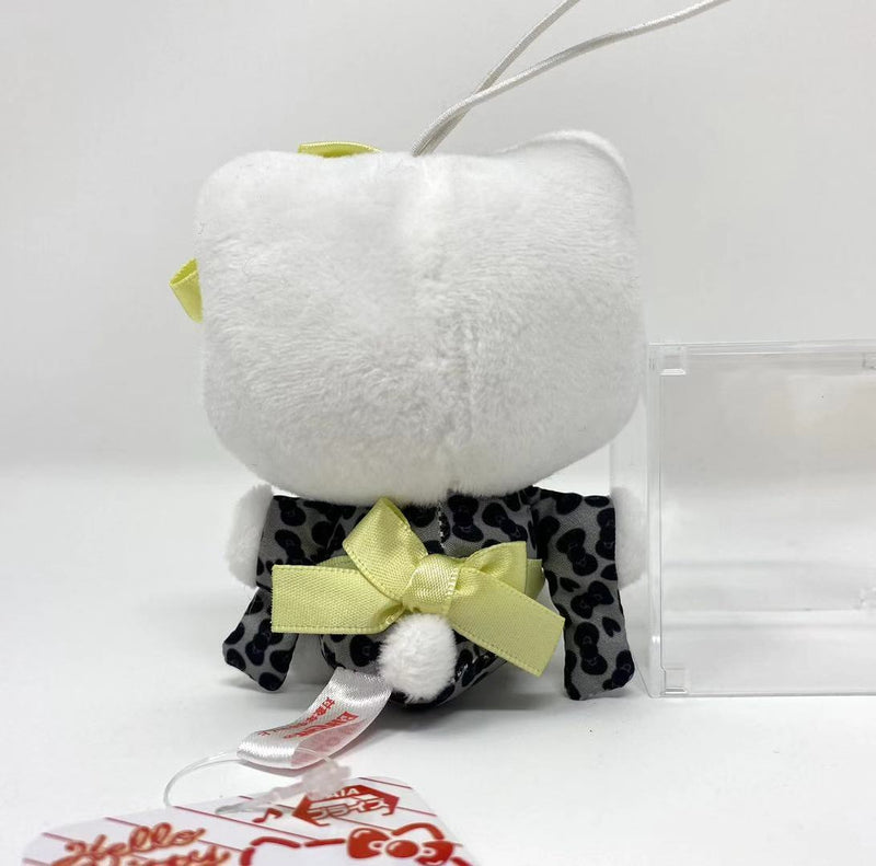 Hello Kitty Mini Mascot (black kimono)