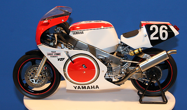 [SALE] 1/12 Yamaha YZF750 '87 Lucky Strike Robert Ver.