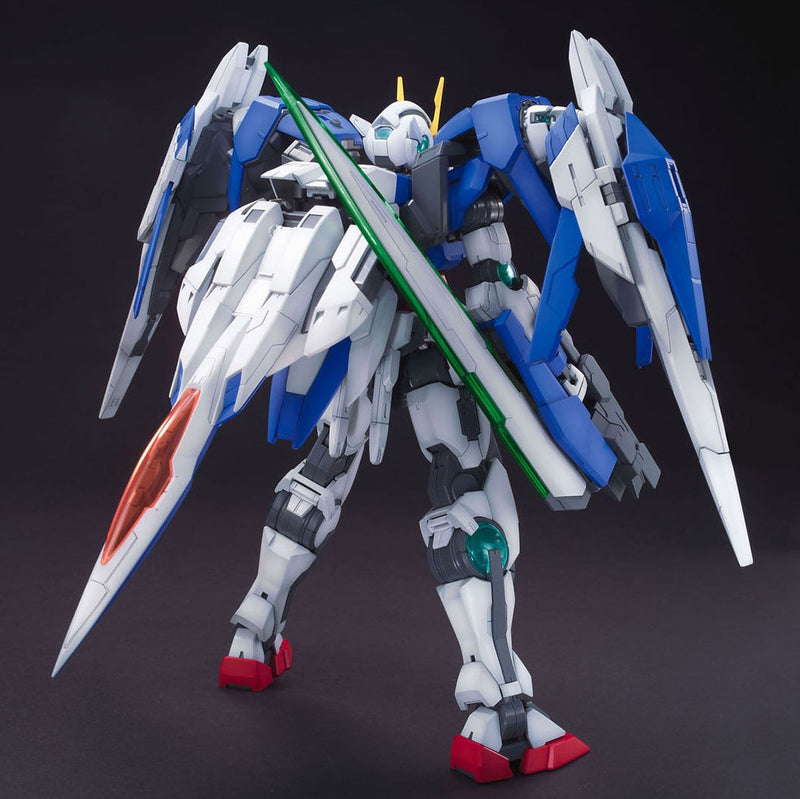 Master Grade (MG) 1/100 GN-0000+GNR-010 Gundam 00 Raiser