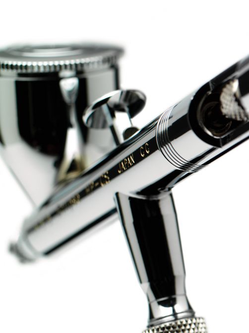 Iwata ECL4500 Eclipse HP-CS Gravity Feed Dual Action Airbrush